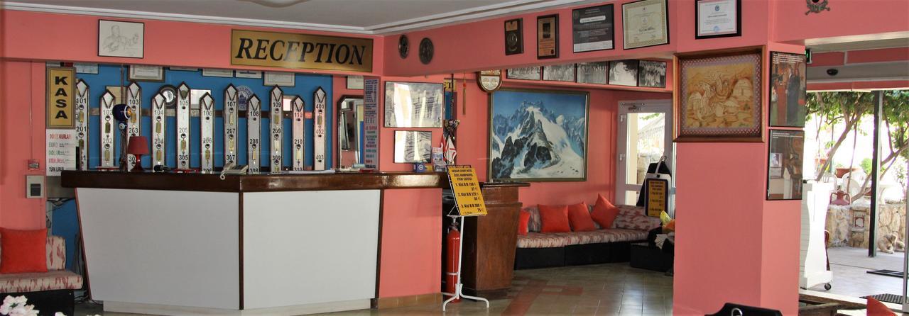 Kasgar Court Hotel Ayvaryara Zewnętrze zdjęcie